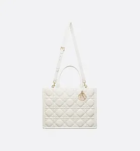 Dior Сумка Book Tote calfskin среднего формата Latte - фото 5