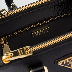 Prada Мини-сумка Galleria из лакированной сафьяновой кожи Black - фото 6