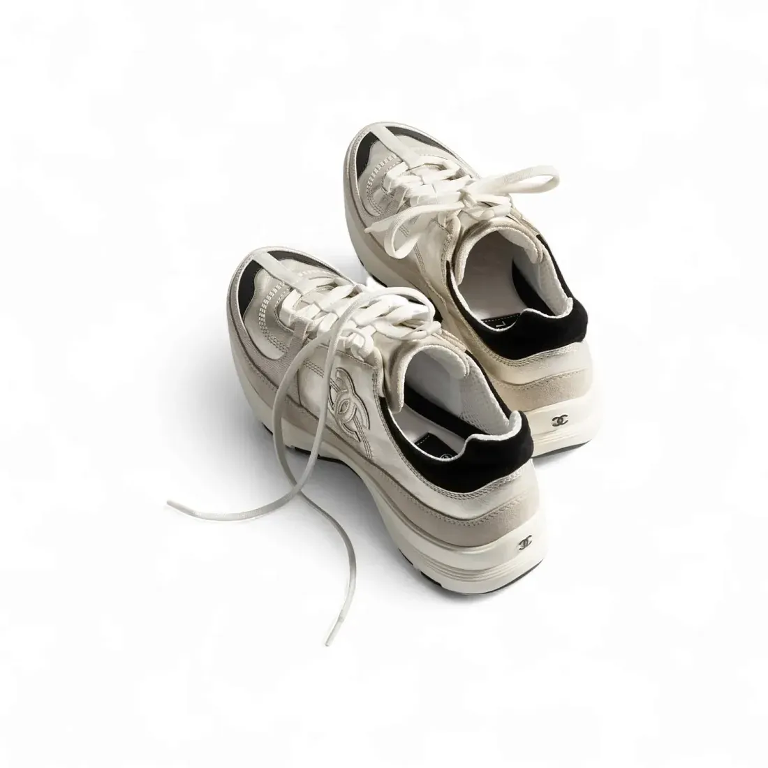 Chanel Кожаные кроссовки Light Golden / Light Gray/ Black - фото 2