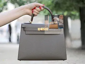 Hermès Kelly 28 Gris Etain Epsom Sellier Gold Hardware - фото 2