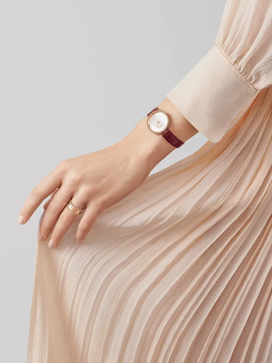 Van Cleef & Arpels Кольцо Perlee signature Rose Gold - фото 2