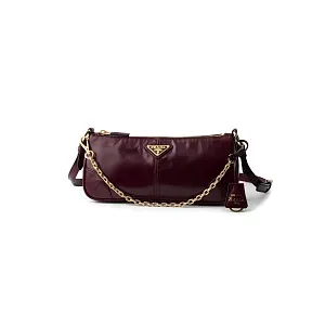 Prada Сумка средняя Re-Edition 2002 Burgundy - фото 1