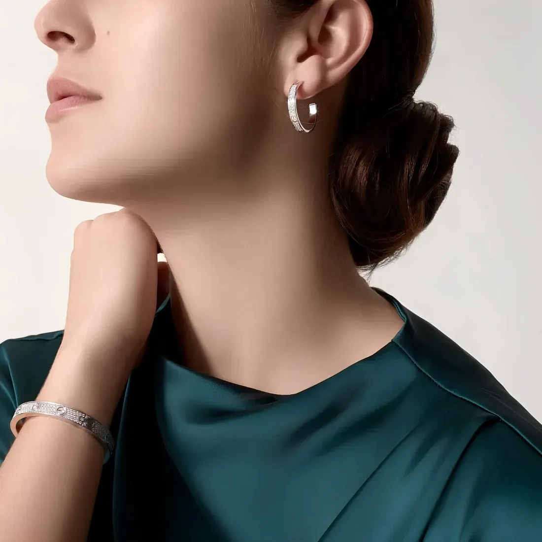 Cartier Серьги Love hoop earrings, medium model, paved, White Gold - фото 2