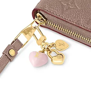 Louis Vuitton Аксессуар для сумки и брелок для ключей Micro Charms Heart - фото 2