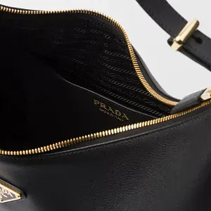 Prada Большая кожаная сумка на плечо Arque Black - фото 7