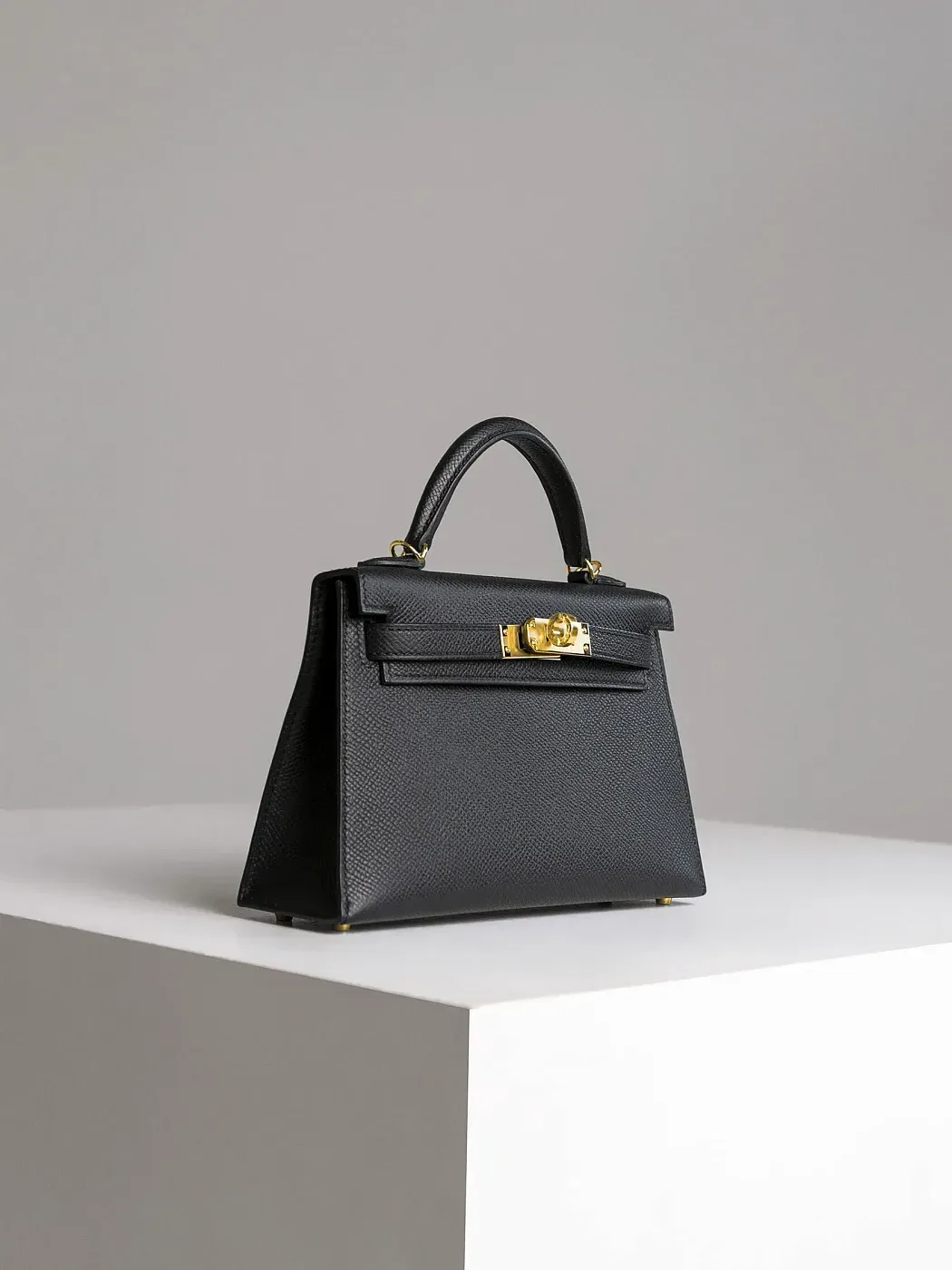 Hermès Сумка Kelly 20 Mini Black Epsom Gold Hardware - фото 5