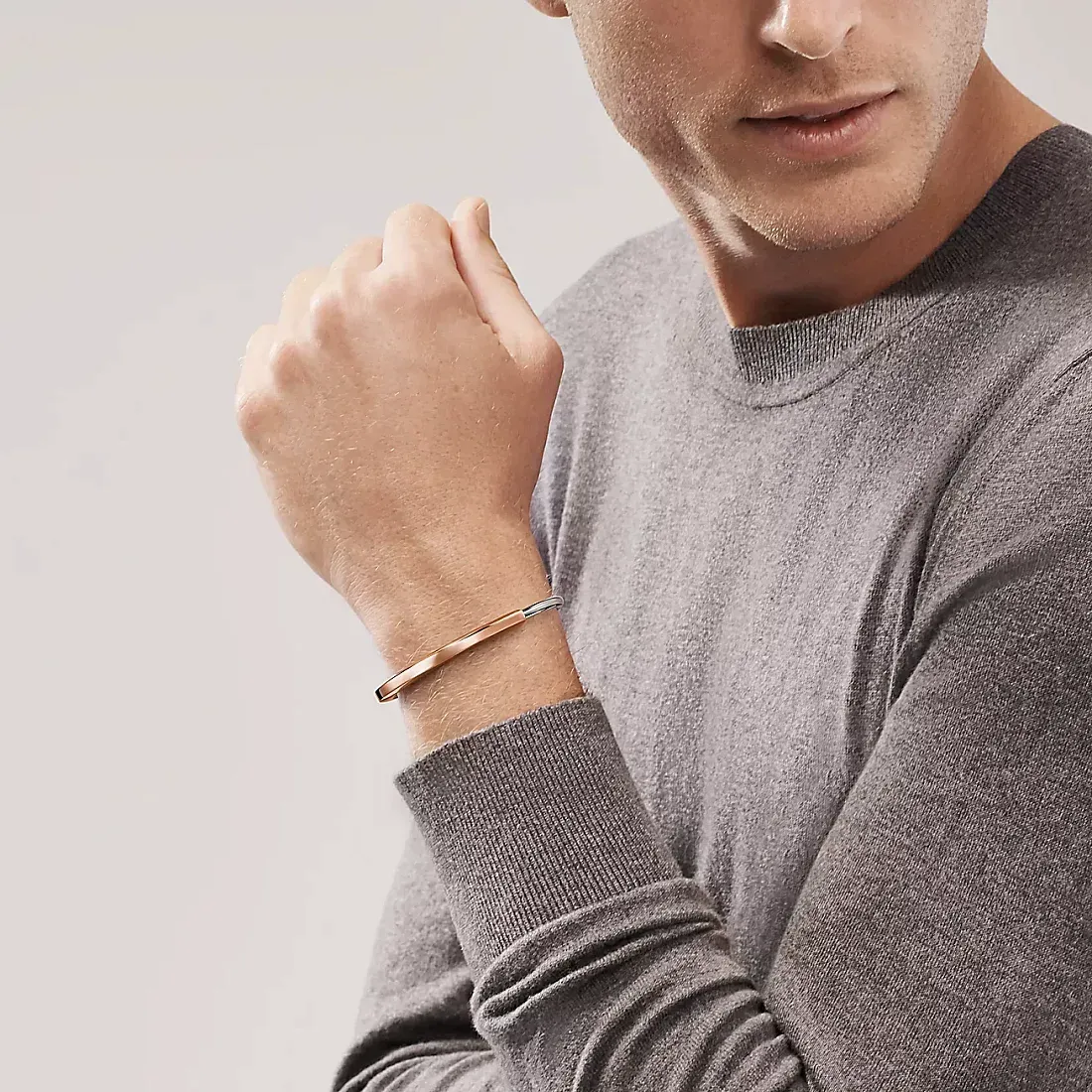 Tiffany & Co. Браслет Lock Bangle Rose and White Gold - фото 3