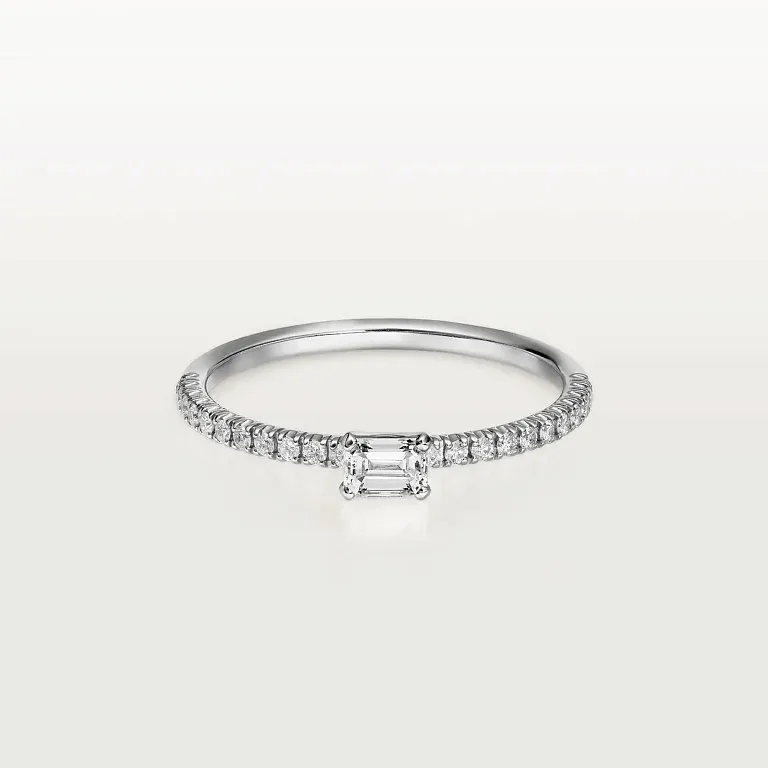 Кольцо Emerald-Сut Diamond с бриллиантовым паве Etincelle de Cartier White Gold - фото 1