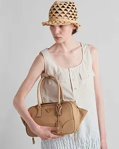 Prada Re-Edition 1978 средняя сумка из нейлона Re-Nylon и кожи Saffiano с двумя ручками Camel Brown - фото 2