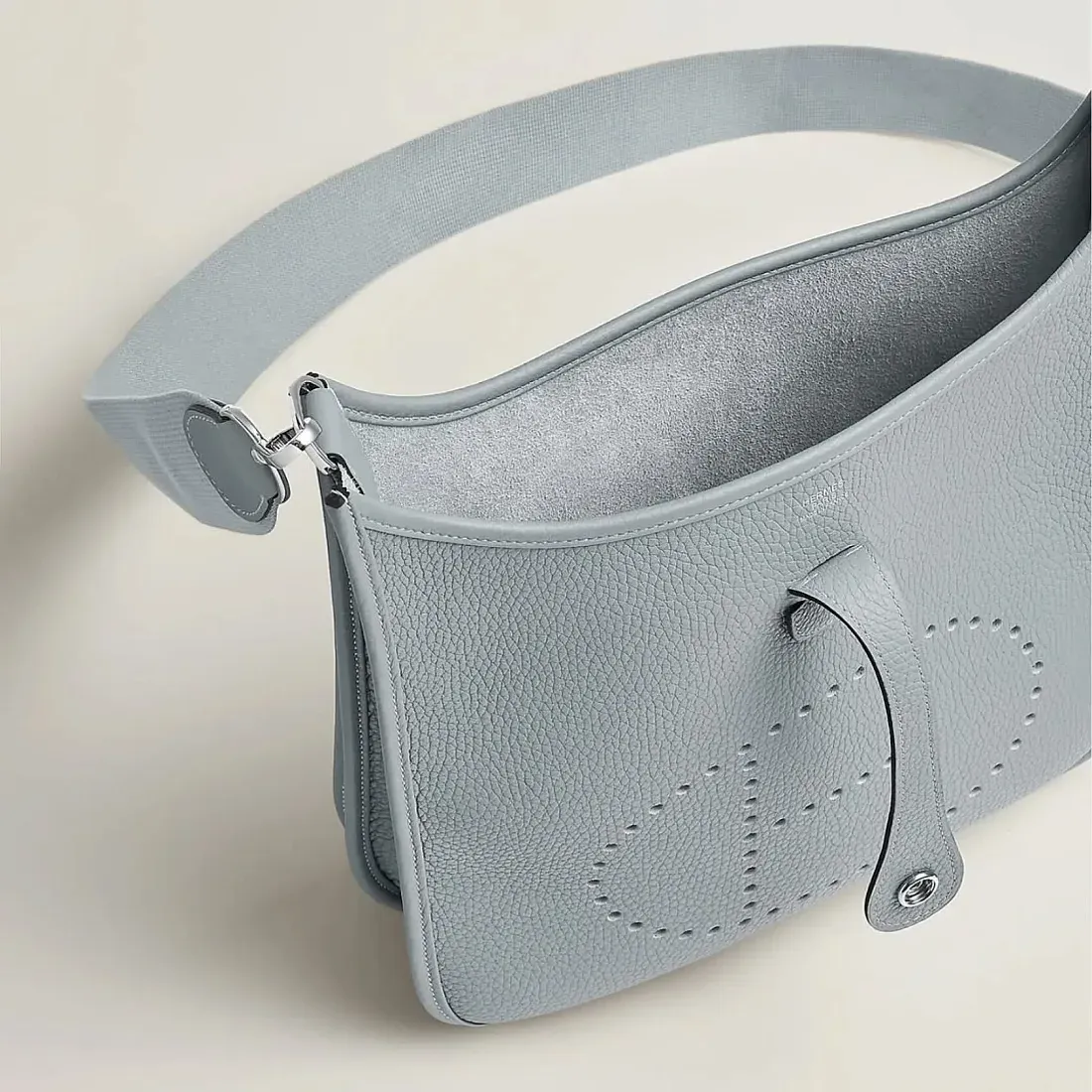 Hermès Сумка Evelyne 29 Bleu Glacier Clemence Palladium Hardware - фото 3