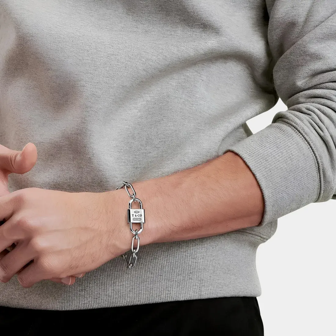 Tiffany & Co. Браслет Large double-shackle padlock bracelet in 925 sterling silver Men - фото 2