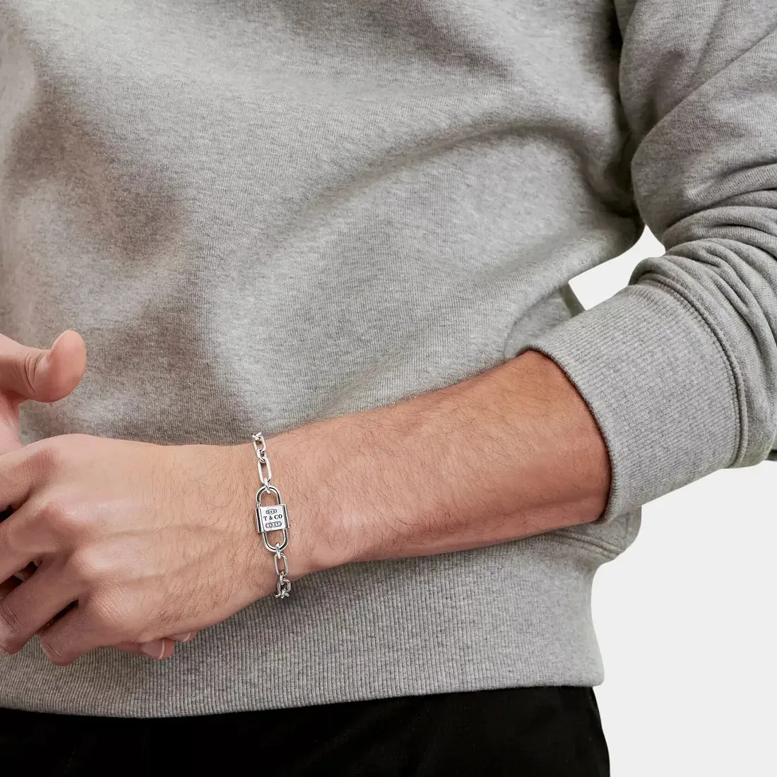 Tiffany & Co. Браслет Double-shackle padlock bracelet in 925 sterling silver Medium Men - фото 2
