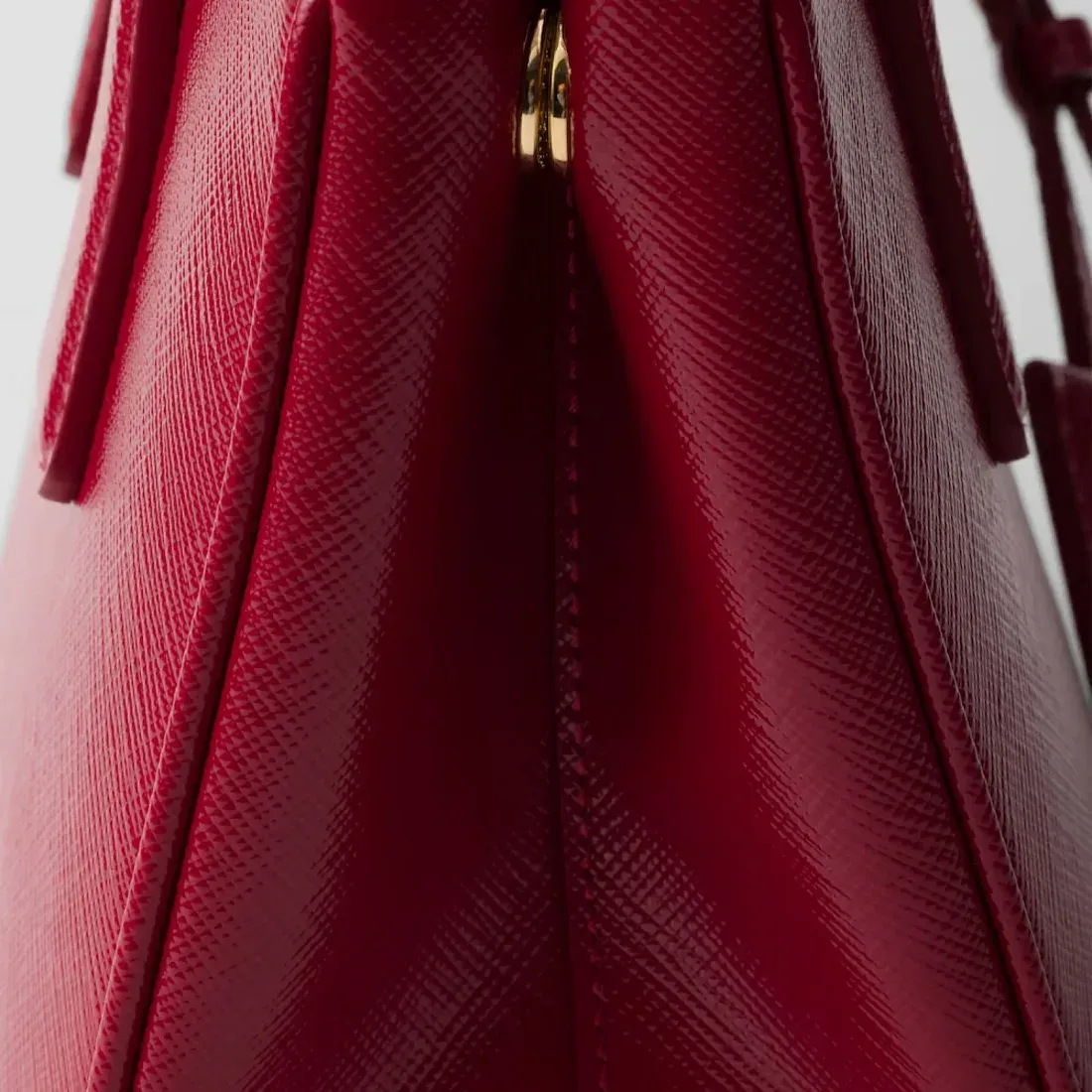 Prada Мини-сумка Galleria из лакированной сафьяновой кожи Cherry Red - фото 7