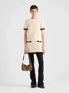 Prada Сумка-мини Re-Edition из кожи с принтом - фото 2