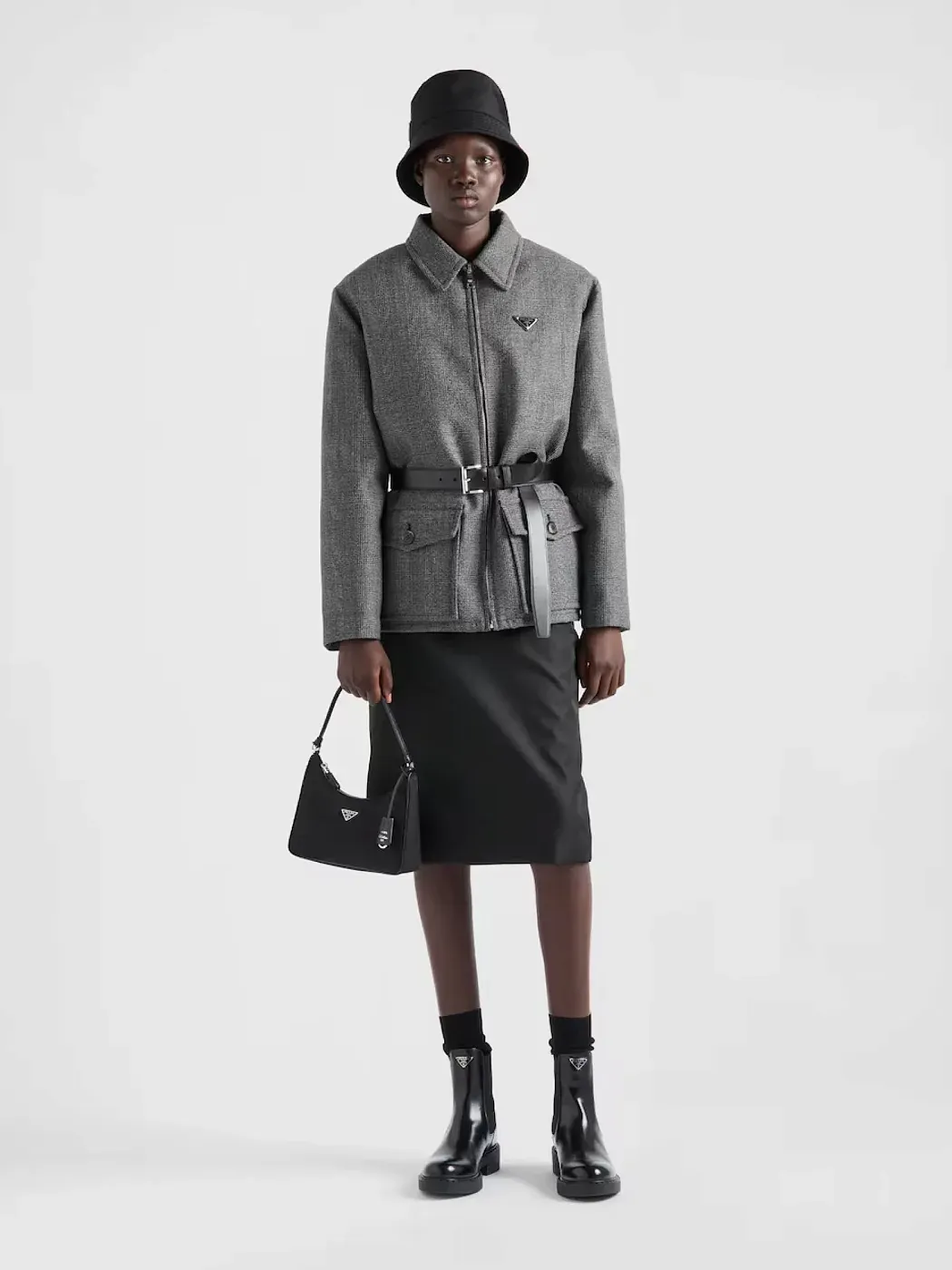 Prada Mини-сумка из Re-Nylon и сафьяновой кожи Re-Edition 2005 Pale Blue - фото 8