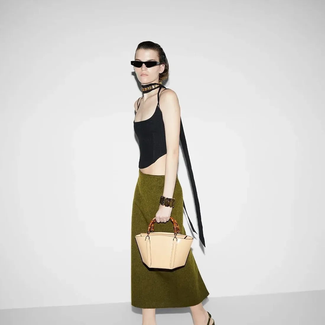 Gucci Маленькая сумка с бамбуковой ручкой Light Beige - фото 2