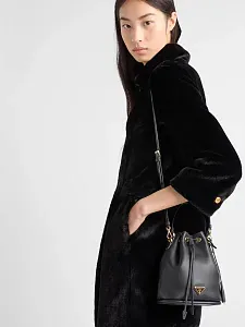 Prada Кожаная мини-сумка Black - фото 7