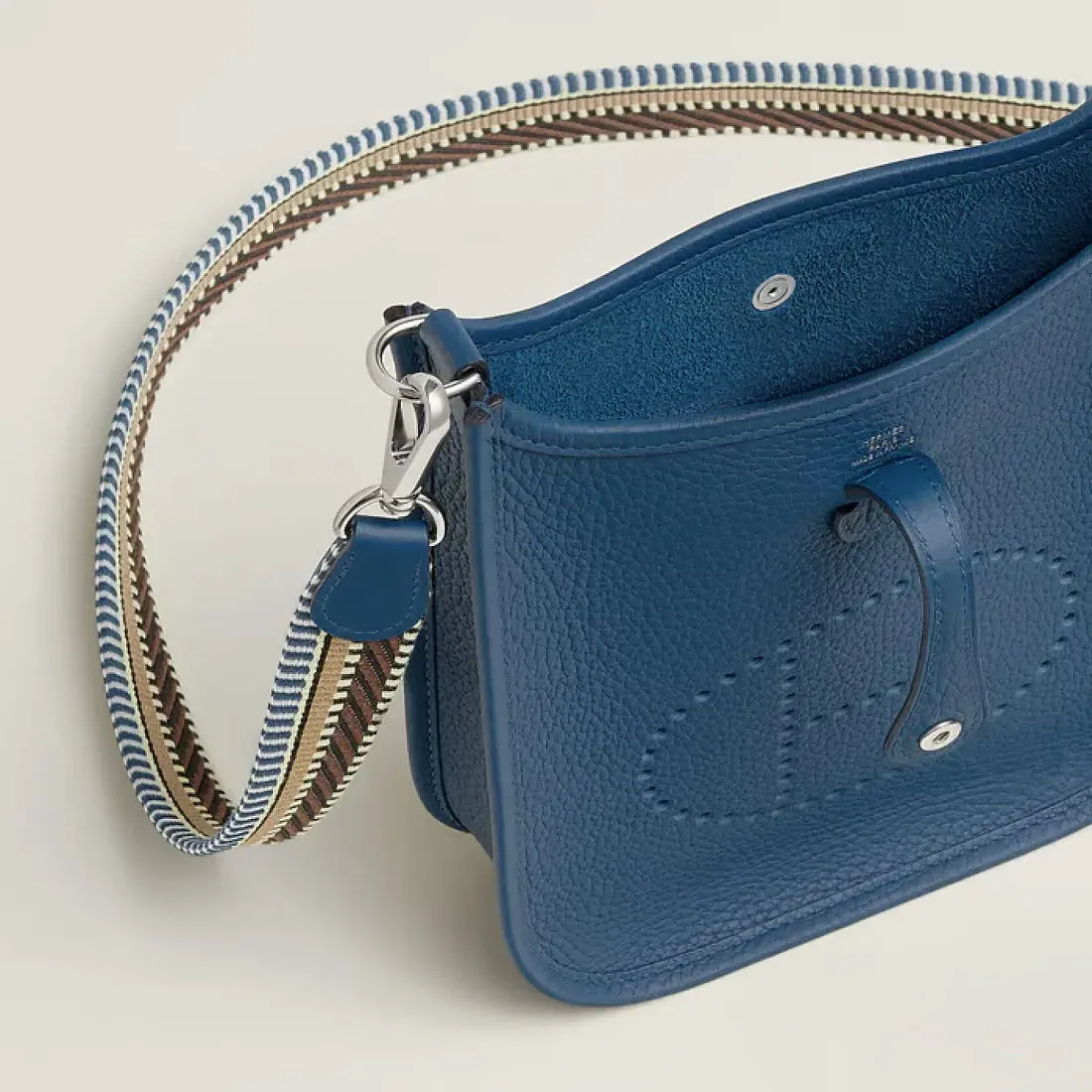Hermès Сумка Evelyne 16 Bleu Tie Clemence Palladium Hardware - фото 3
