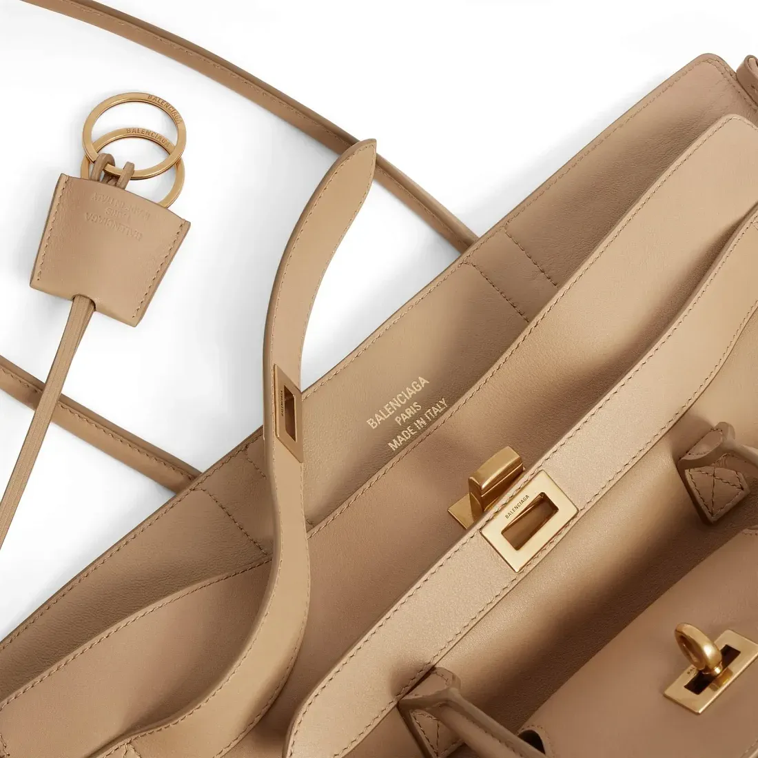 Balenciaga Сумка Bel Air среднего формата Latte - фото 6