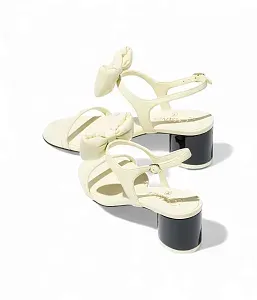 Chanel Кожаные сандалии Light Yellow - фото 3