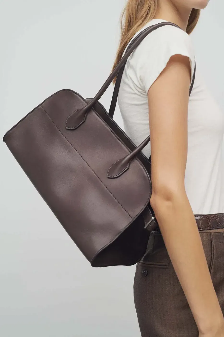 The Row Сумка Margaux Shoulder 12 из кожи Black - фото 4
