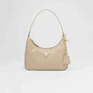 Prada Мини-сумка Re-Edition 2005 из Re-Nylon и сафьяновой кожи Desert Beige - фото 1