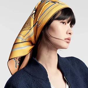 Louis Vuitton Треугольный платок All That Strap Jaune - фото 2