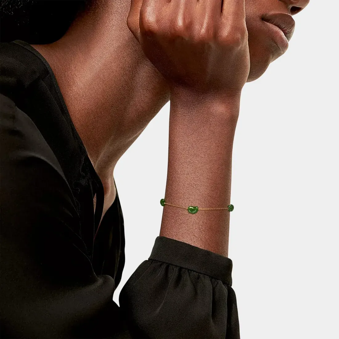 Tiffany & Co. Браслет Bean design bracelet in yellow gold and green nephrite jade - фото 2