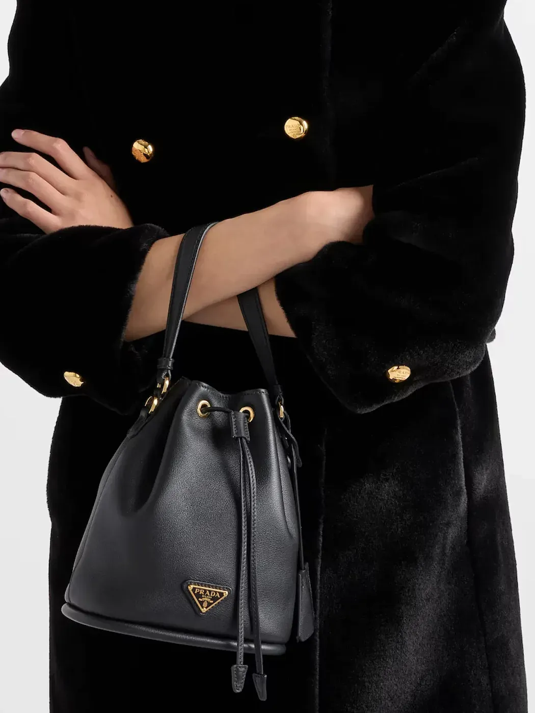 Prada Кожаная мини-сумка Black - фото 2