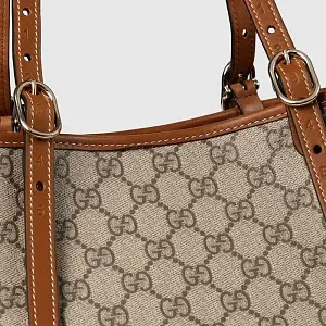 Gucci Сумка-тоут среднего размера с эмблемой GG Brown - фото 3