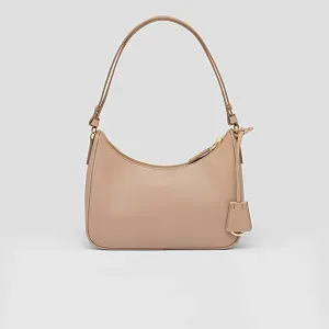 Prada Мини-сумка Re-Edition из сафьяновой кожи Cameo Beige - фото 4