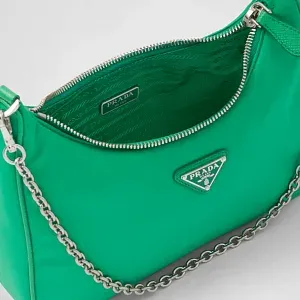Prada Сумка Re-Edition 2005 из Re-Nylon Mint Green - фото 7