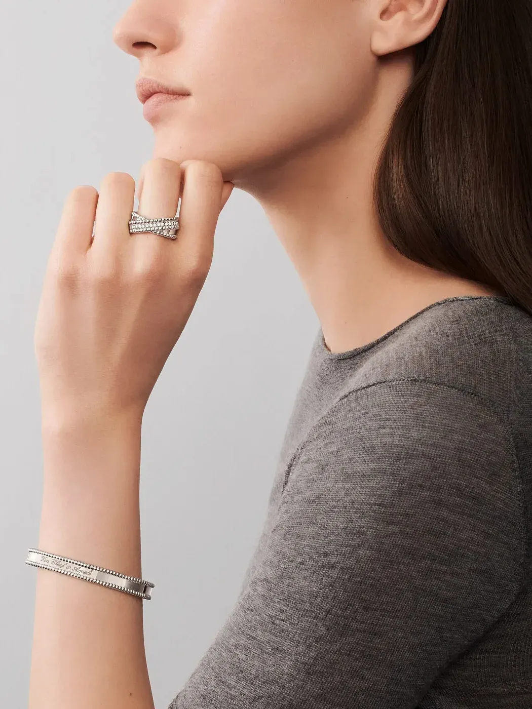 Van Cleef & Arpels Браслет Perlee Signature Medium White Gold - фото 3