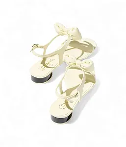 Chanel Кожаные сандалии Light Yellow - фото 2