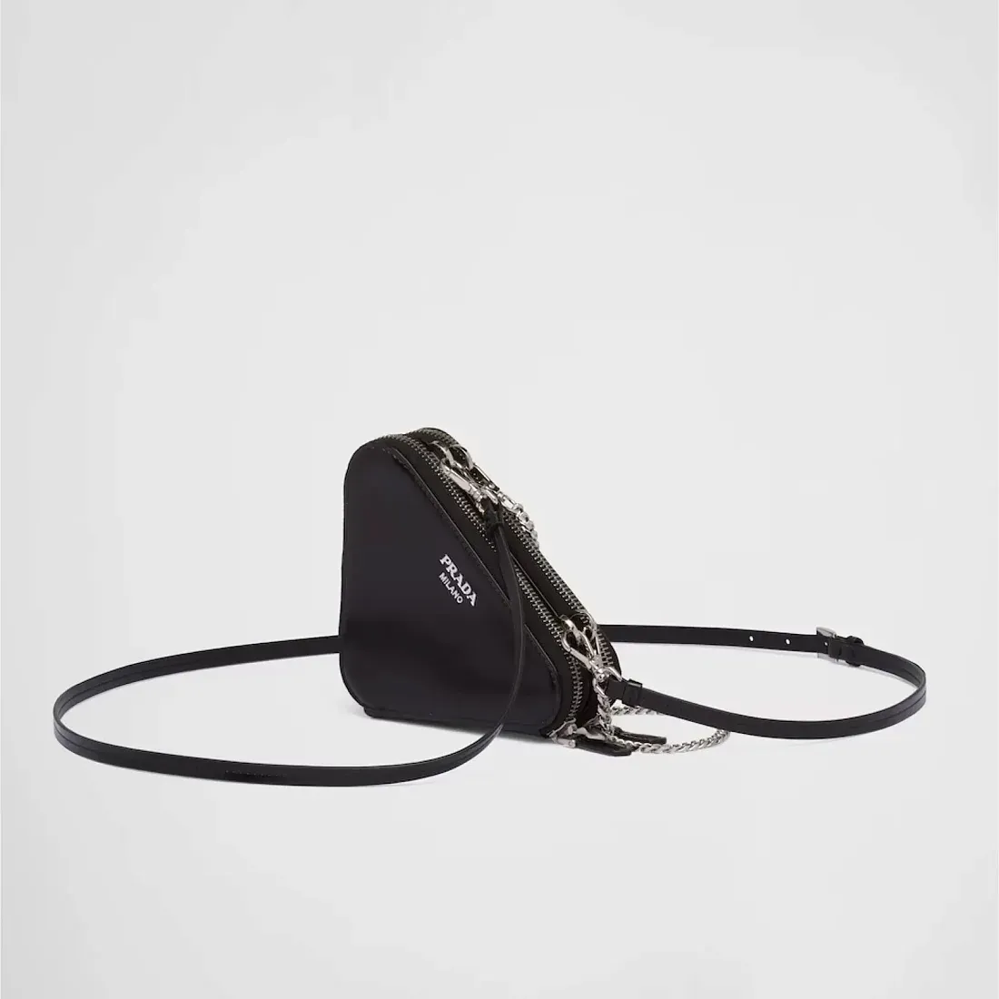 Prada Треугольная мини-сумка из атласа и кожи с декором Crystal - фото 3