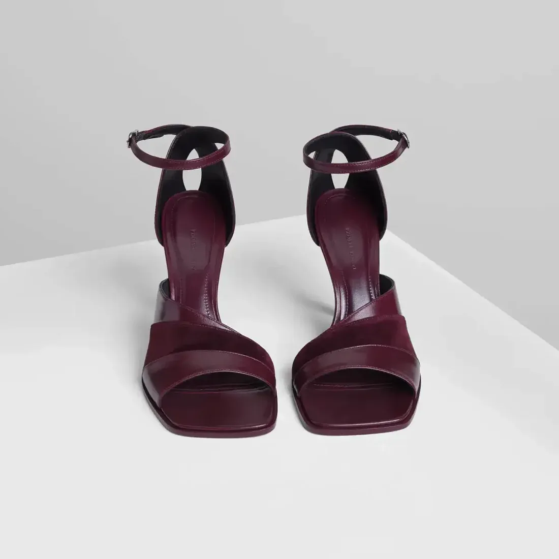 Phoebe Philo Ассиметричные сандалии из черной кожи с каблуком 90 Oxblood - фото 2