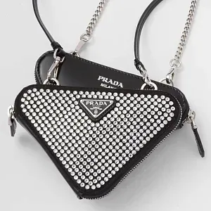 Prada Треугольная мини-сумка из атласа и кожи с декором Crystal - фото 5