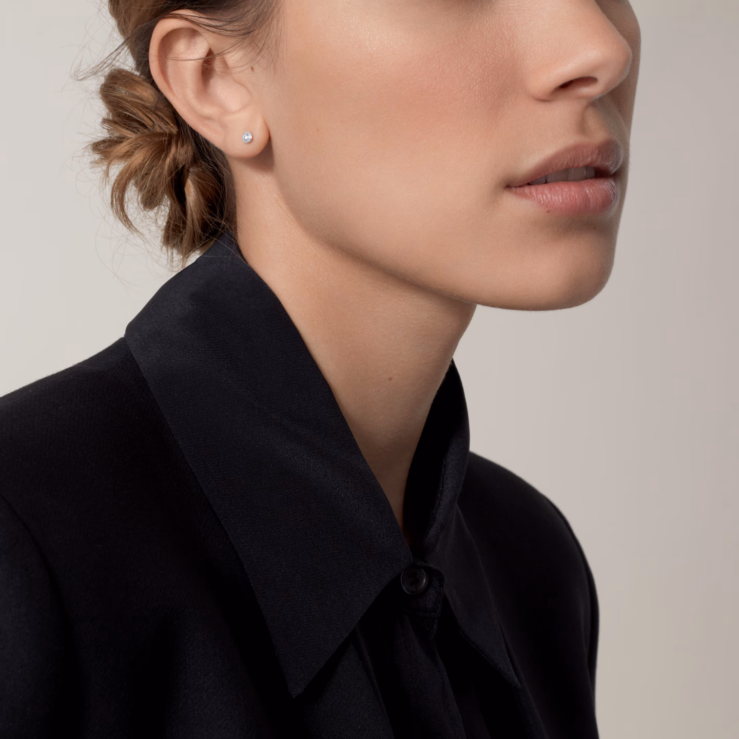 Серьги Cartier d'Amour stud earrings, 2 diamonds, small model Yellow Gold - фото 2